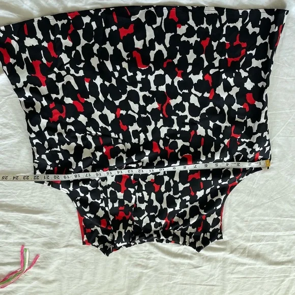 Per se black red and white patterned cinched tie neckline silk blouse | 16 - Picture 10 of 13